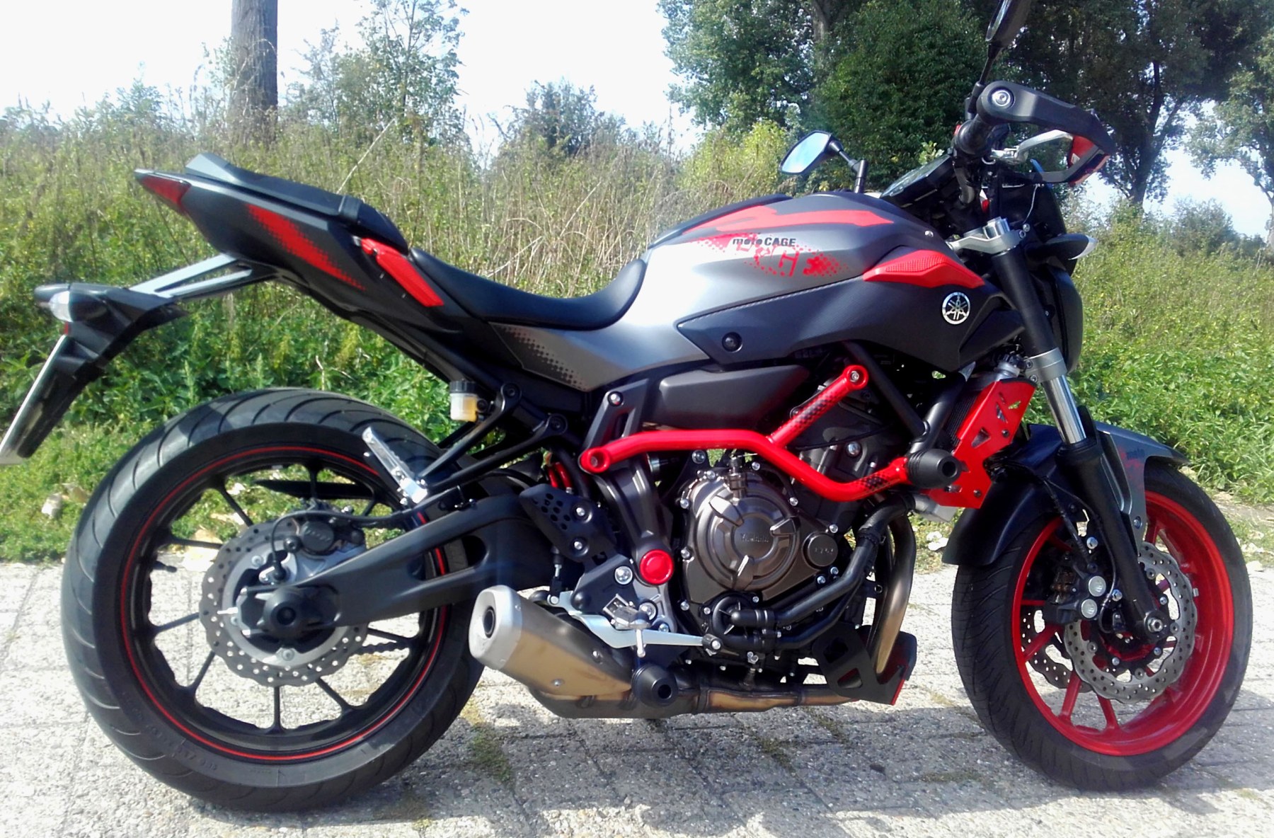 Yamaha ; MT07 ; MotoCage ; 75 PS