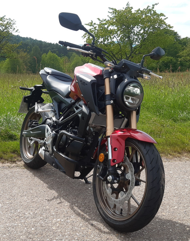 CB 125 R , 15 PS ; ABS